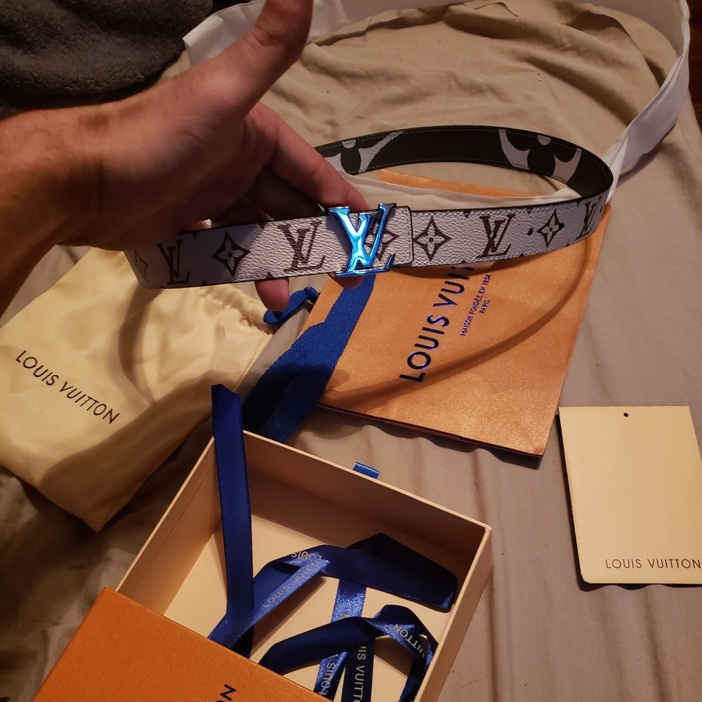 Real louis vuitton belt with papers box and bag